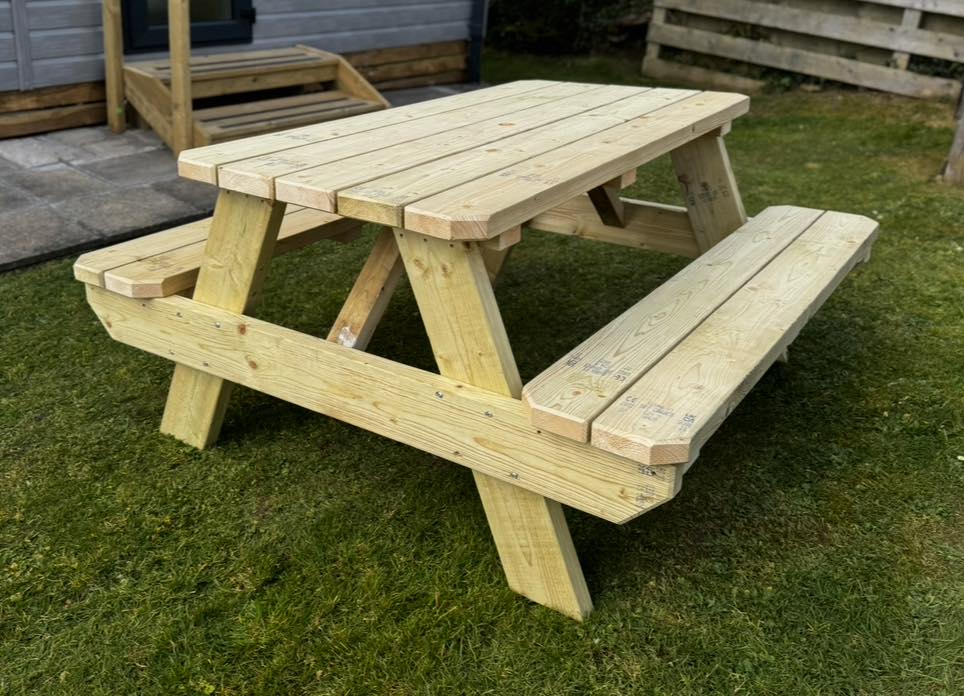 Bespoke Garden Furniture - Horgan Timber Systems Pembrokeshire